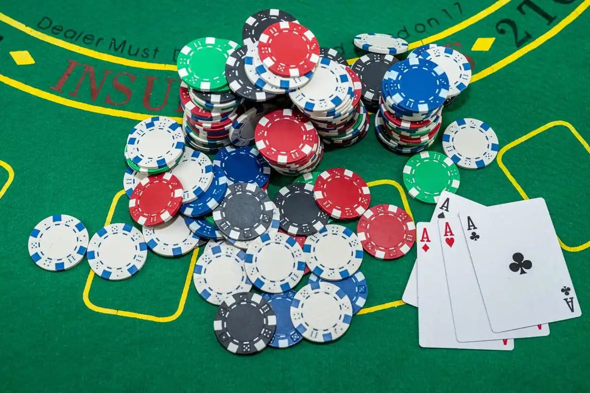 Tampilan live casino dengan dealer profesional di aplikasi nagaperak99